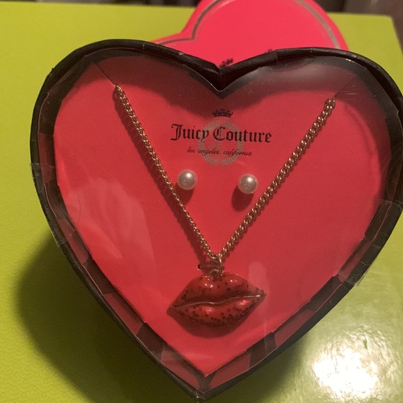 Juicy Couture Gold Tone Glitter Red Lip Pendant Necklace With Earrings - Picture 5 of 5